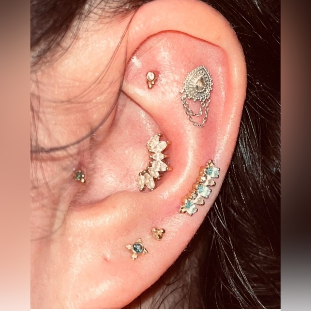 BVLA Tri-bead cluster in gold with CZ - Picture 2 of 2